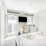 Olala Oriente Suites Ii *