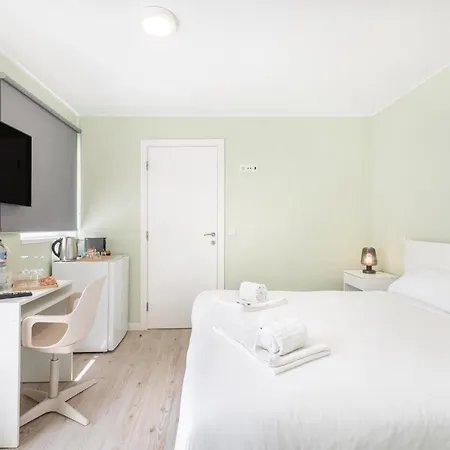 Olala Oriente Suites A * Lisbona