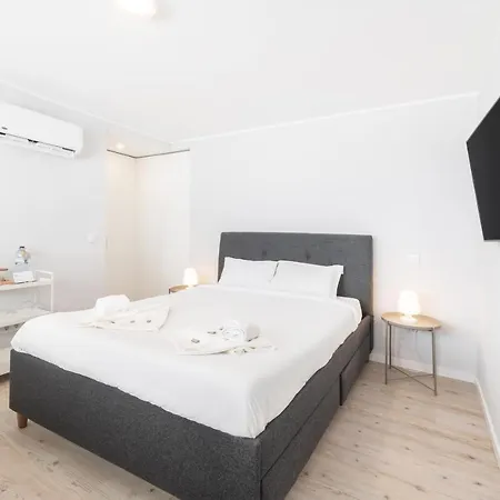 Olala Oriente Suites A Lisbona